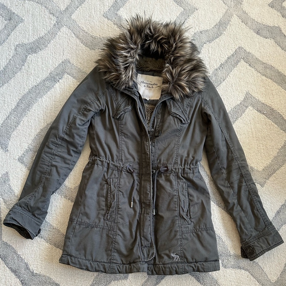 Abercrombie & Fitch Coat with fur lining
